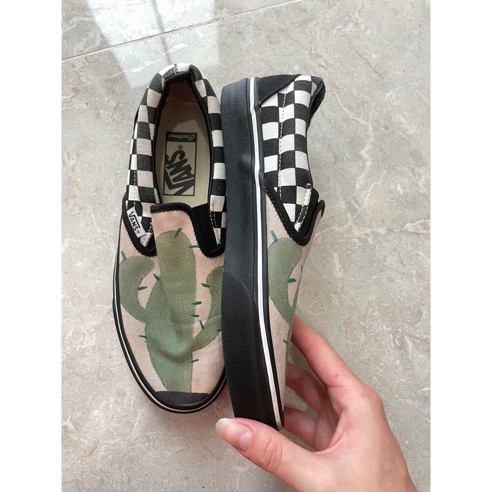 Vans Classic Slip On Sneakers Cactus Checkerboard B&W Womens 6.5 White Black - Picture 3 of 9
